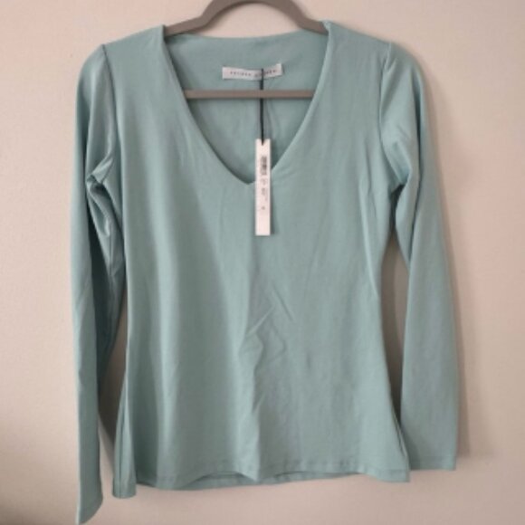 Susana Monaco v-neck long sleeve top - Picture 1 of 4
